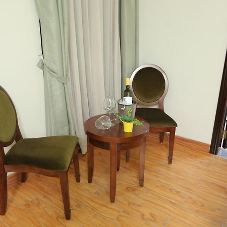 Zemalex Hotel Addis Abeba Esterno foto