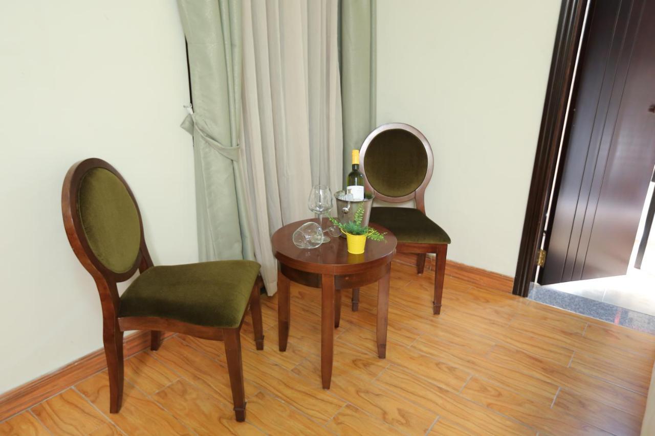 Zemalex Hotel Addis Abeba Esterno foto