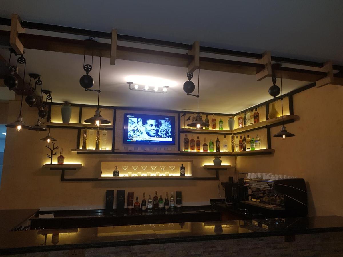 Zemalex Hotel Addis Abeba Esterno foto