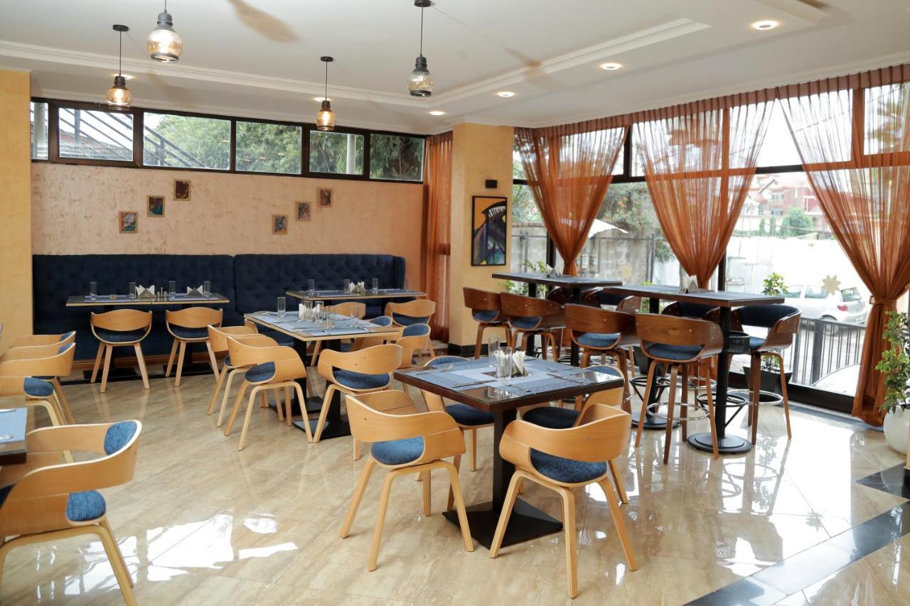 Zemalex Hotel Addis Abeba Esterno foto