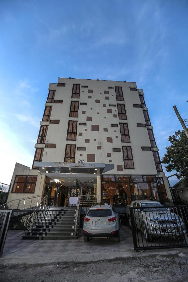 Zemalex Hotel Addis Abeba Esterno foto