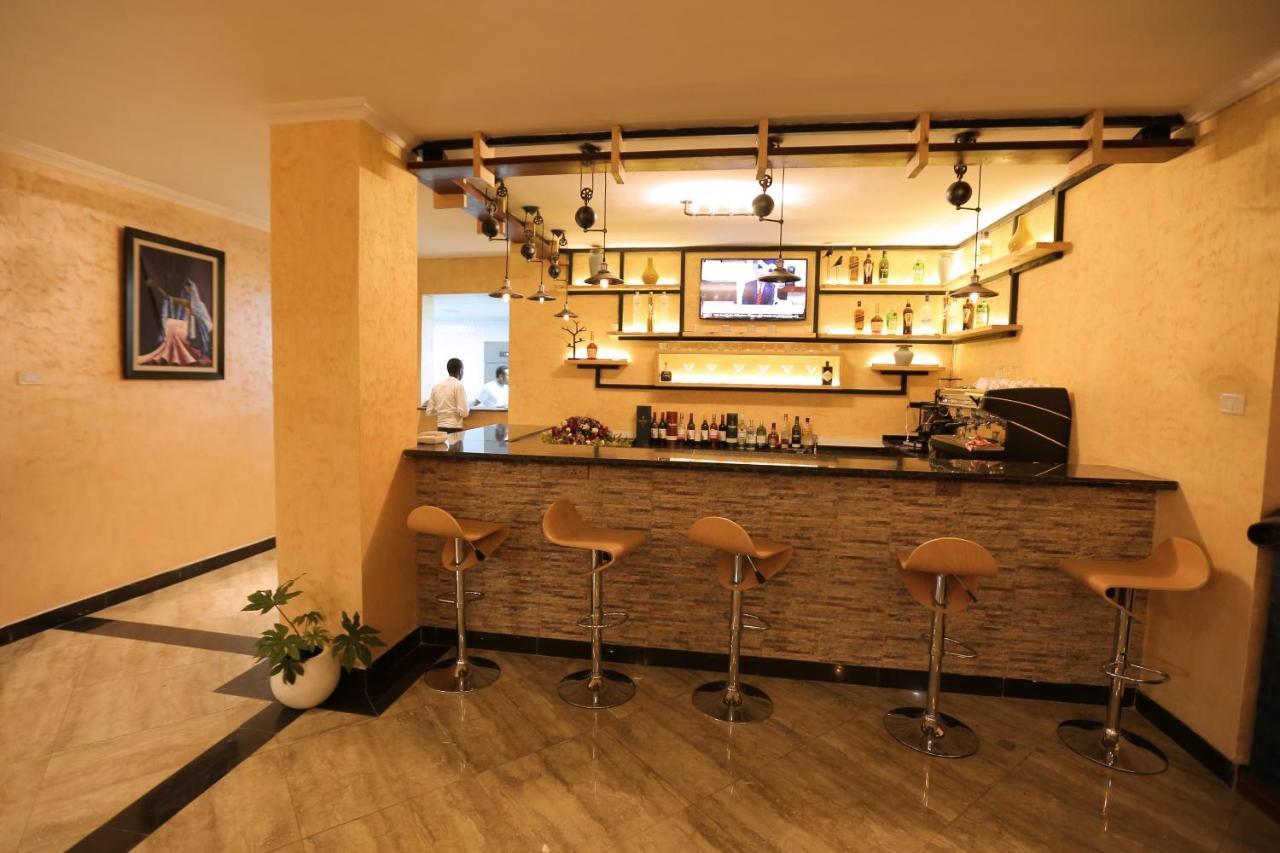 Zemalex Hotel Addis Abeba Esterno foto