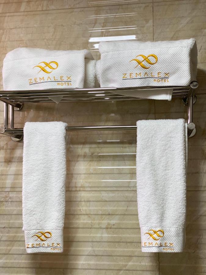 Zemalex Hotel Addis Abeba Esterno foto