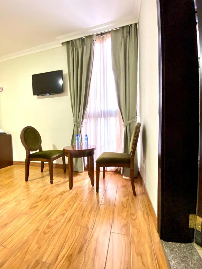 Zemalex Hotel Addis Abeba Esterno foto